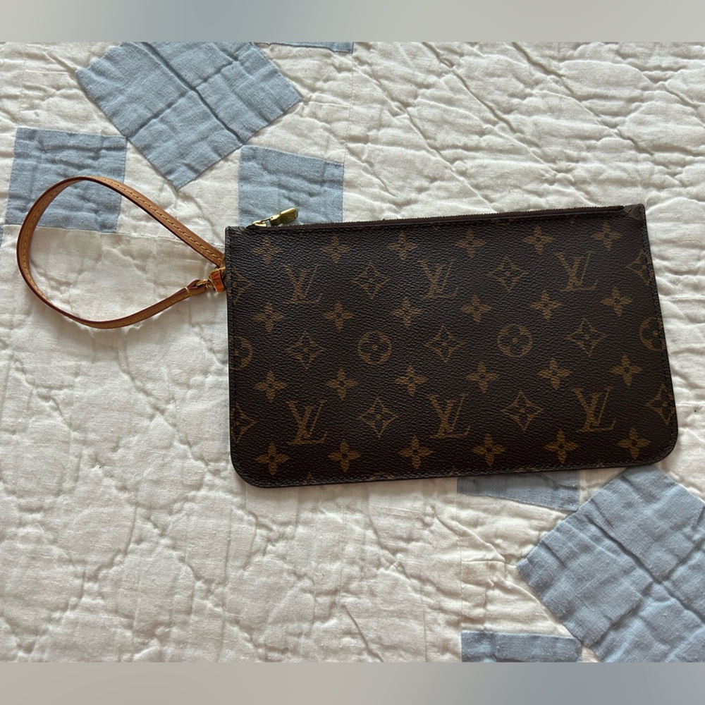 Louis Vuitton Monogram Neverfull Pouch